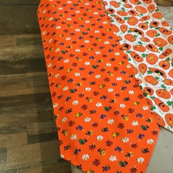 NWT. Hand Crafted Halloween Runners Set of 2 - Picture 7 of 9